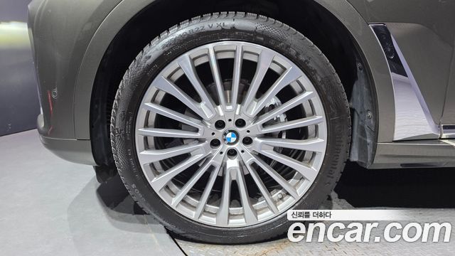 BMW X7 G07 xDrive 40i Design Pure Excellence 6-Seater - фото 3