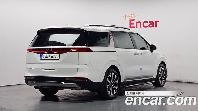 Kia Carnival 4-го поколения 9-Seater Signature - фото 1