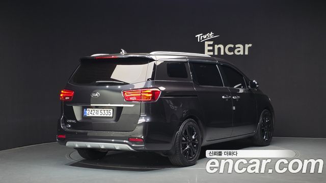 Kia Carnival Новый Gasoline 9-Seater Noblesse Special - фото 1