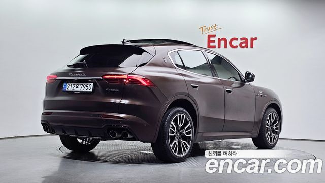 Maserati Grecale 2.0 AWD GT - фото 1