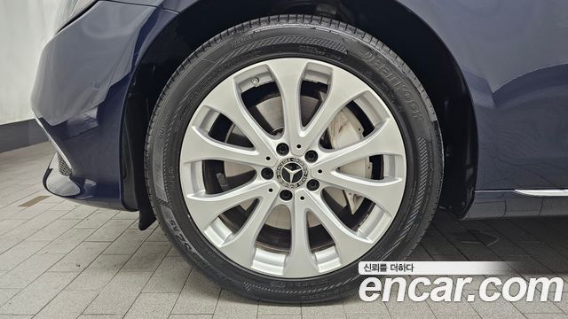 Mercedes-Benz E-Class W213 E300 4MATIC Exclusive - фото 4