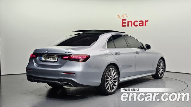Mercedes-Benz E-Class W213 E350 4MATIC AMG Line - фото 1