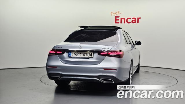 Mercedes-Benz E-Class W213 E350 4MATIC AMG Line - фото 3