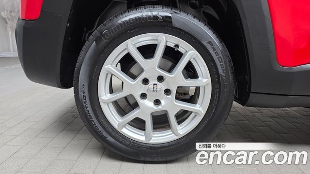 Jeep Renegade 2.4 Limited - фото 4