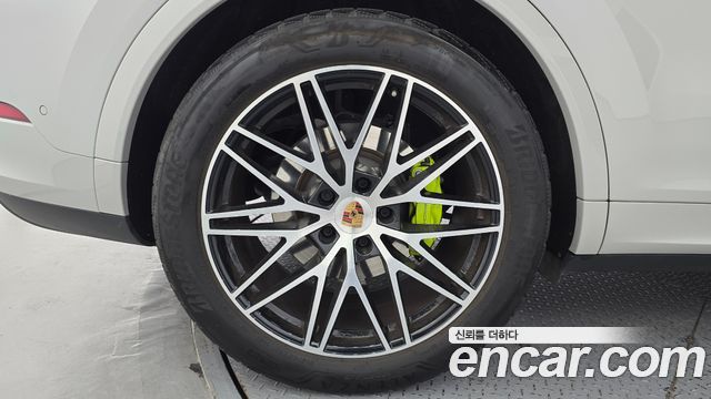 Porsche Cayenne PO536 3.0 E-Hybrid Coupe - фото 4