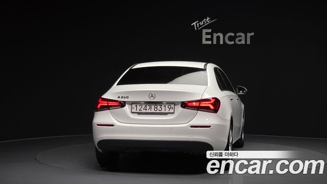 Mercedes-Benz A-Class W177 A220 Sedan - фото 3