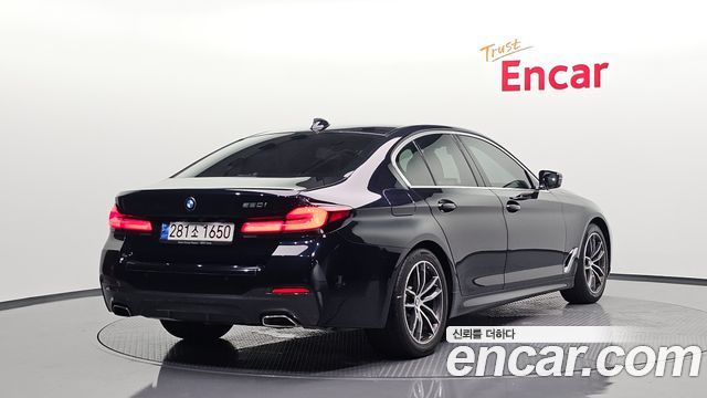 BMW 5-Series G30 520i M Sport - фото 1