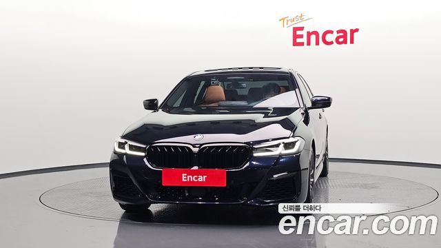 BMW 5-Series G30 520i M Sport - фото 2