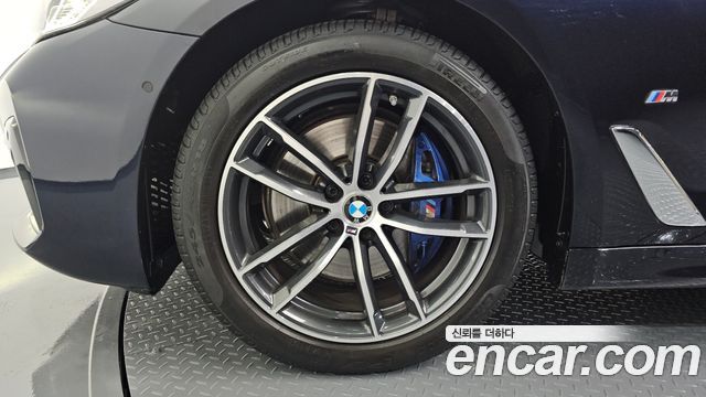 BMW 5-Series G30 520i M Sport - фото 4