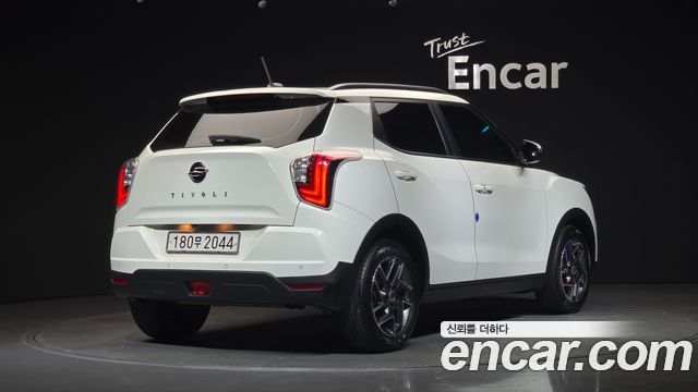 SsangYong Tivoli Gasoline 1.5 2WD V3 - фото 1