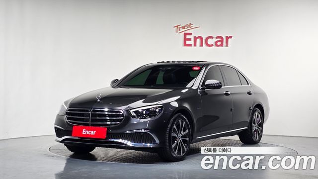 Mercedes-Benz E-Class W213 E300e 4MATIC Exclusive - фото 0