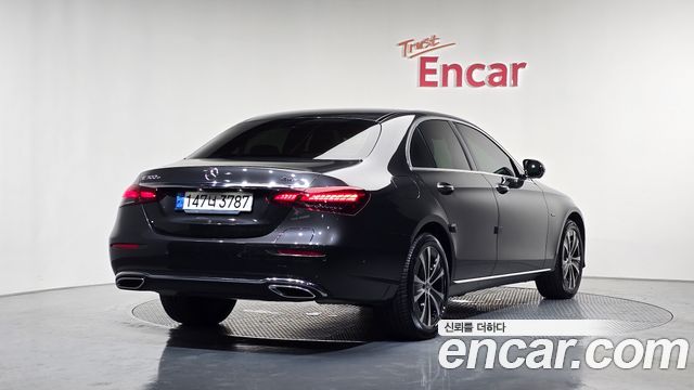 Mercedes-Benz E-Class W213 E300e 4MATIC Exclusive - фото 1