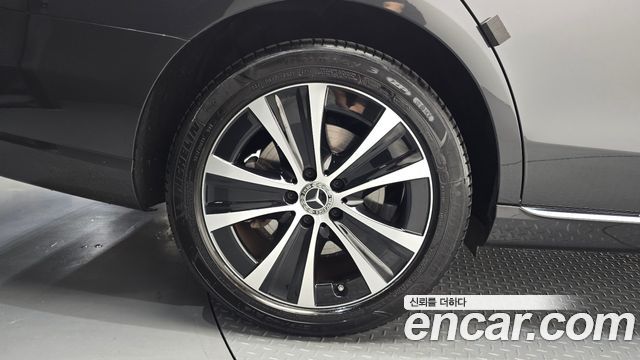 Mercedes-Benz E-Class W213 E300e 4MATIC Exclusive - фото 4