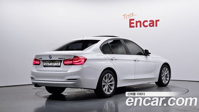 BMW 3-Series F30 320d xDrive - фото 0