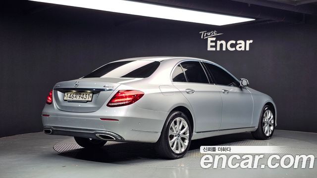 Mercedes-Benz E-Class W213 E220d 4MATIC Exclusive - фото 1