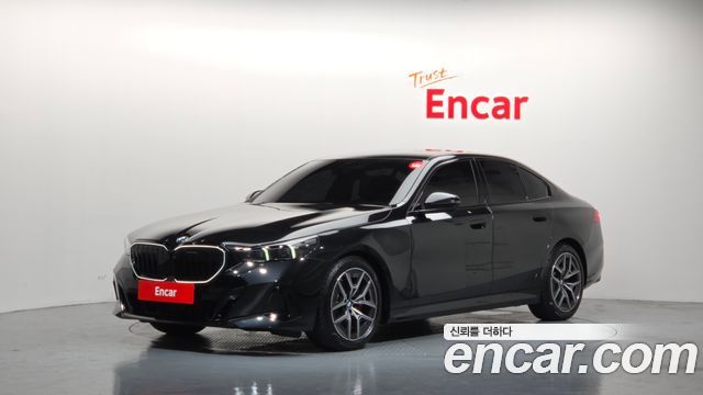 BMW 5-Series G60 520i Special Edition - фото 0