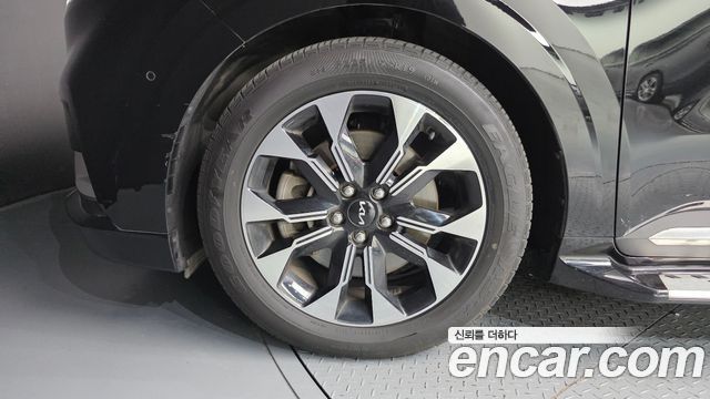 Kia Carnival 4-го поколения Gasoline 9-Seater Hi-Limousine Signature - фото 4