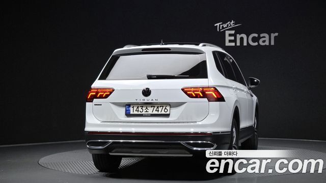 Volkswagen Tiguan 2.0 TSI Prestige - фото 3