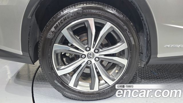 Lexus RX 4-го поколения Executive - фото 4
