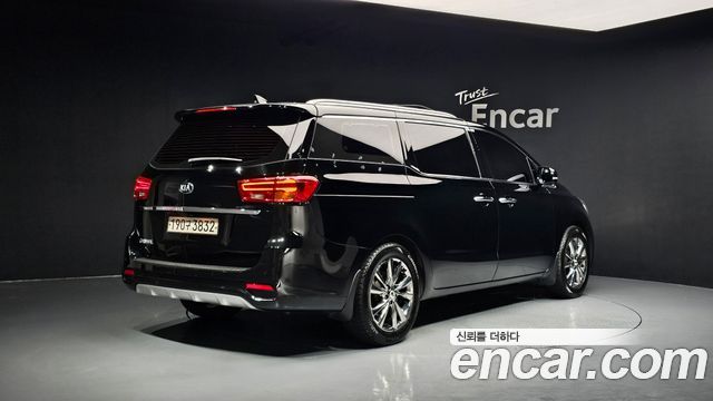 Kia Carnival Новый 9-Seater Prstige - фото 1