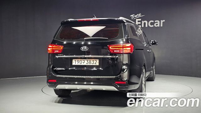 Kia Carnival Новый 9-Seater Prstige - фото 3