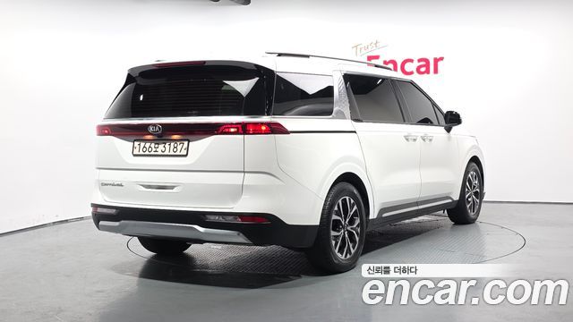 Kia Carnival 4-го поколения 9-Seater Noblesse - фото 1