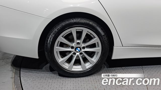 BMW 3-Series F30 320d - фото 4