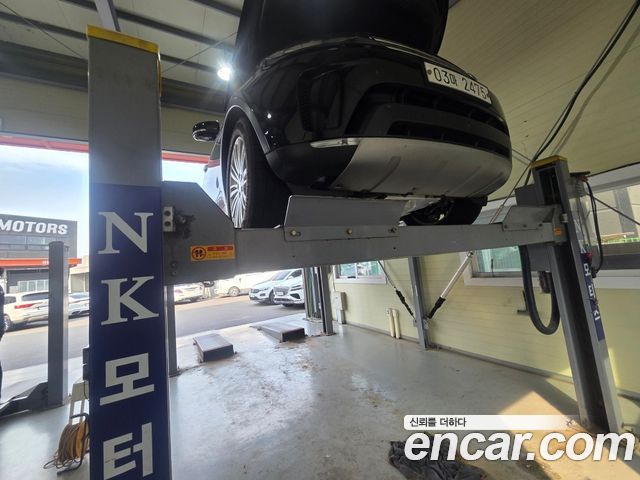 Land Rover Discovery 3.0 TD6 HSE Luxury - фото 0