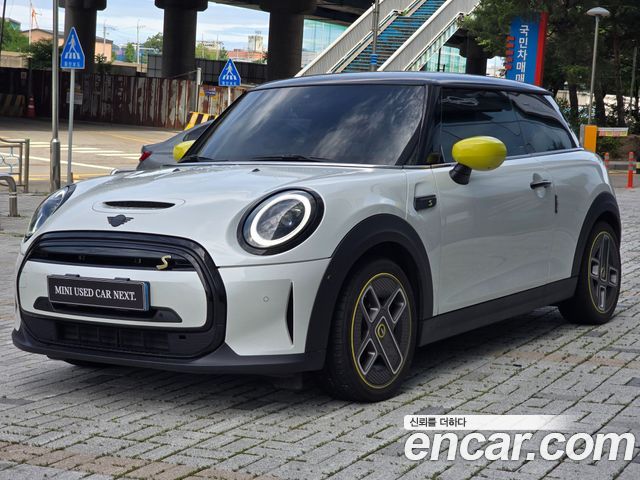 Mini Cooper SE Electric 3rd - фото 0