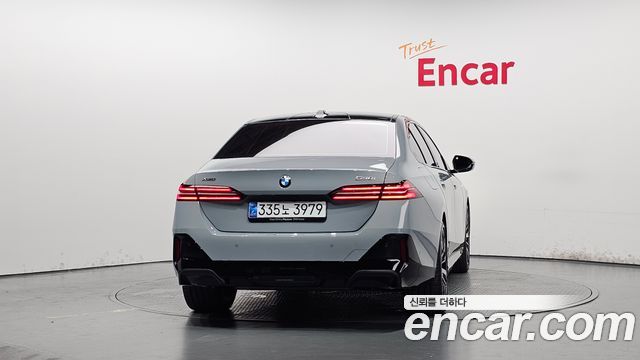 BMW 5-Series G60 530i xDrive M Sport - фото 2