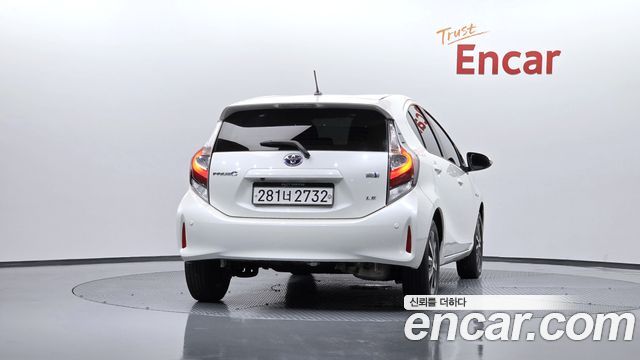 Toyota Prius 1.5 - фото 3