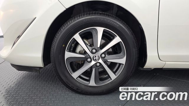 Toyota Prius 1.5 - фото 4