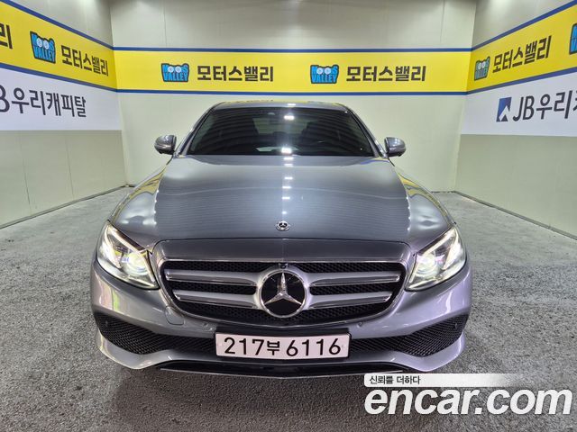 Mercedes-Benz E-Class W213 E300 Avantgarde - фото 0