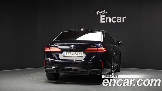 BMW 5-Series G60 530i xDrive M Sport - фото 3