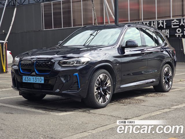 BMW iX3 M Sports - фото 0