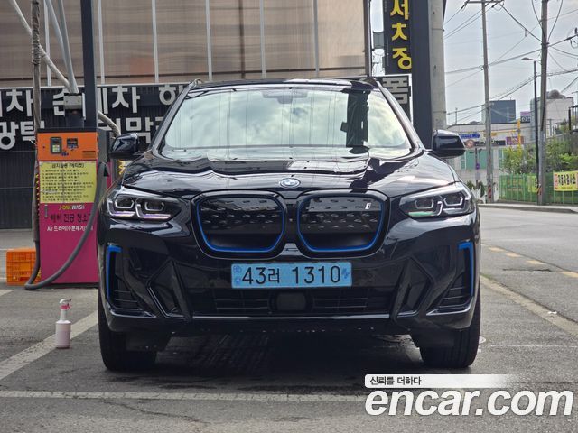 BMW iX3 M Sports - фото 2