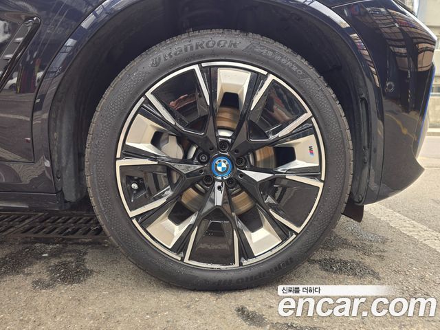 BMW iX3 M Sports - фото 4
