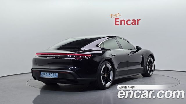 Porsche Taycan 4S - фото 1