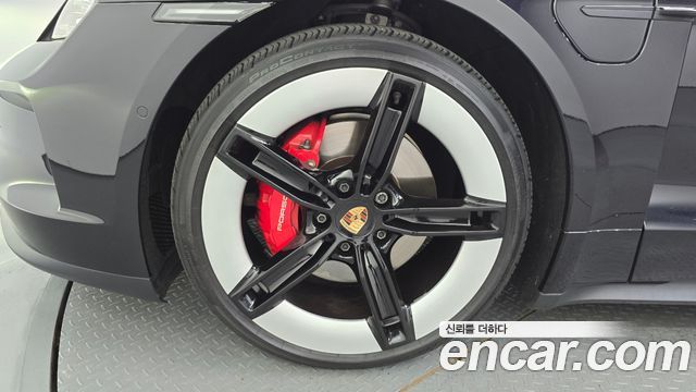 Porsche Taycan 4S - фото 4