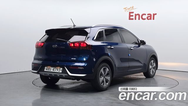 Kia Niro Luxury - фото 0