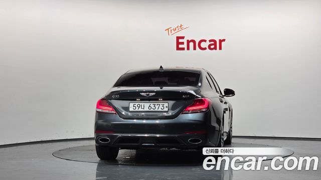 Genesis G70 2.0T Sport Package - фото 3
