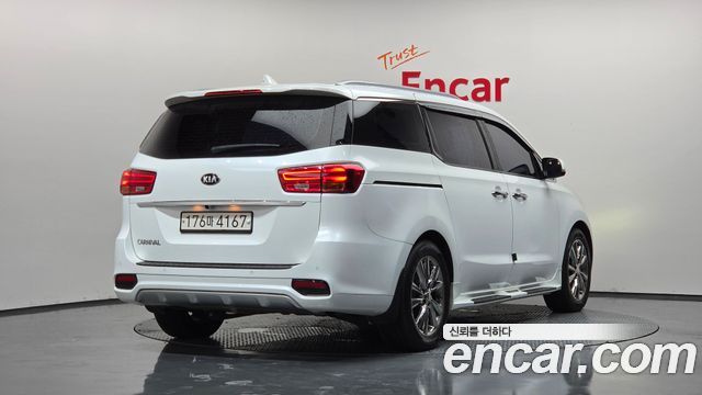Kia Carnival Новый 9-Seater Noblesse Special - фото 1