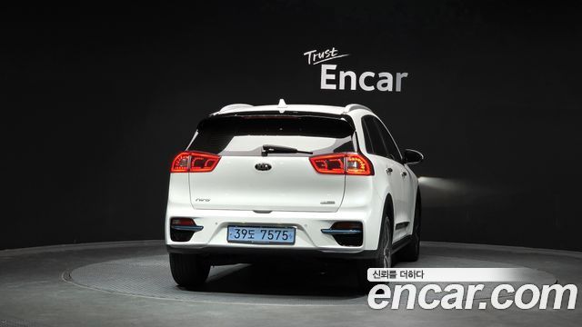 Kia Niro EV Noblesse - фото 3