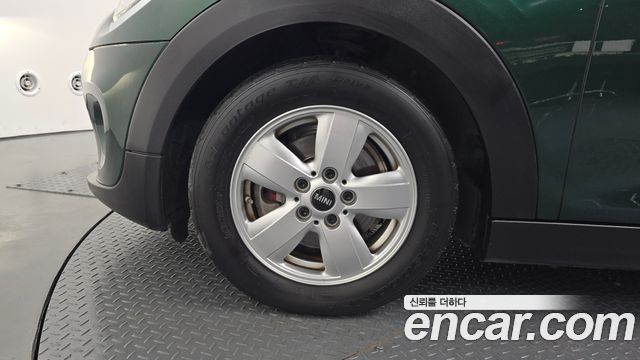 Mini Cooper 5Door Standard 3rd - фото 3