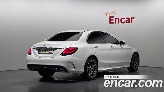 Mercedes-Benz C-Class W205 C200 AMG Line - фото 1