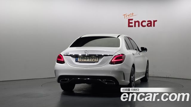 Mercedes-Benz C-Class W205 C200 AMG Line - фото 3
