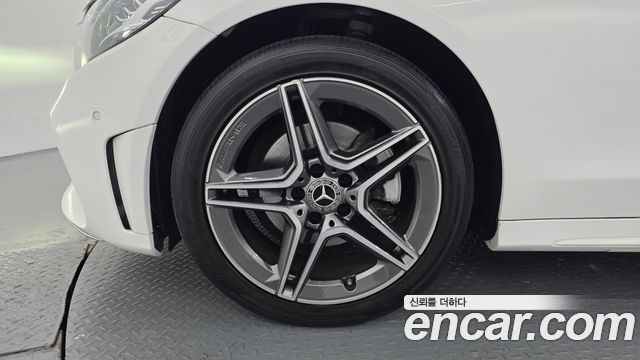 Mercedes-Benz C-Class W205 C200 AMG Line - фото 4