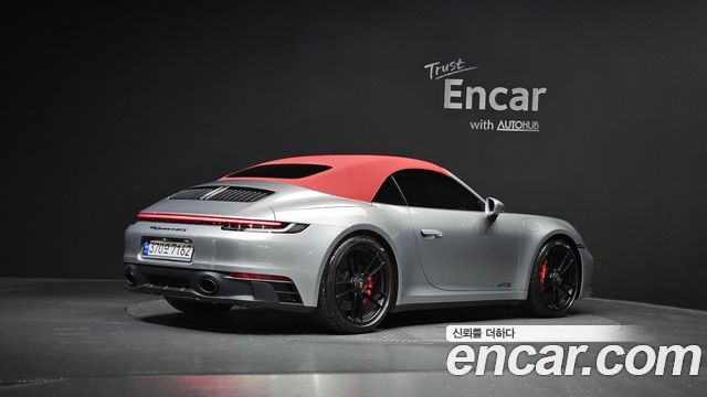 Porsche 911 Carrera 4 GTS Cabriolet - фото 1