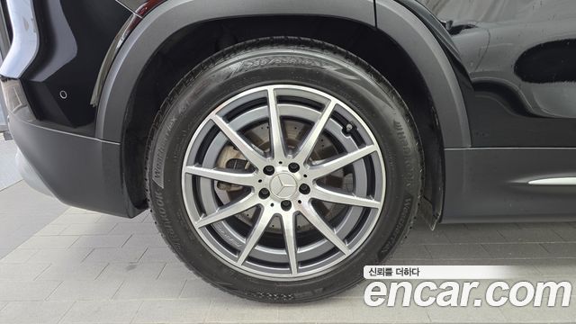 Mercedes-Benz GLB-Class X247 AMG GLB35 4MATIC - фото 4