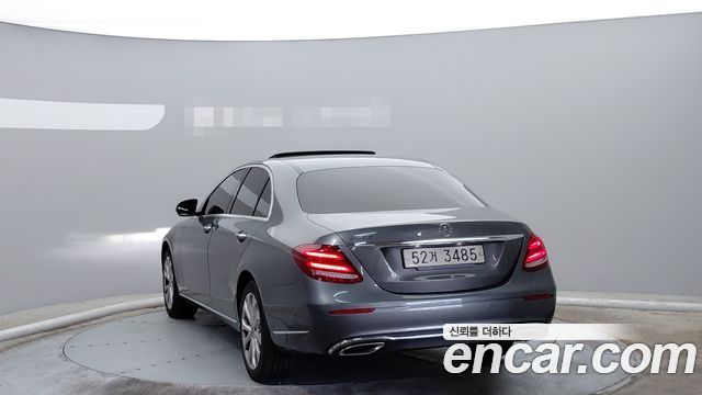Mercedes-Benz E-Class W213 E300 Exclusive - фото 1